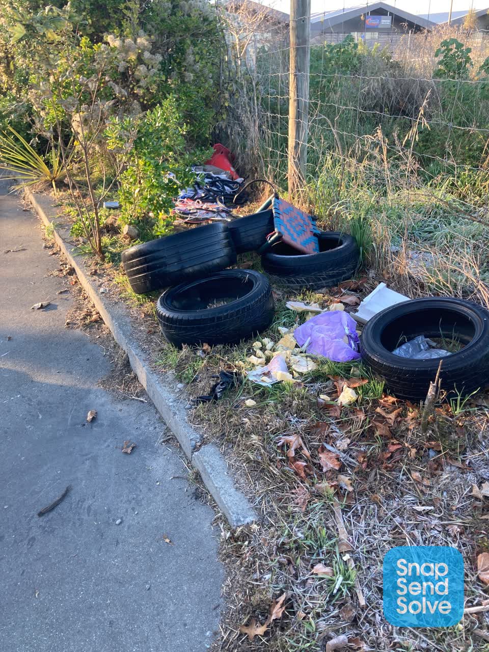 The photograph attached to this rubbish/recycling report