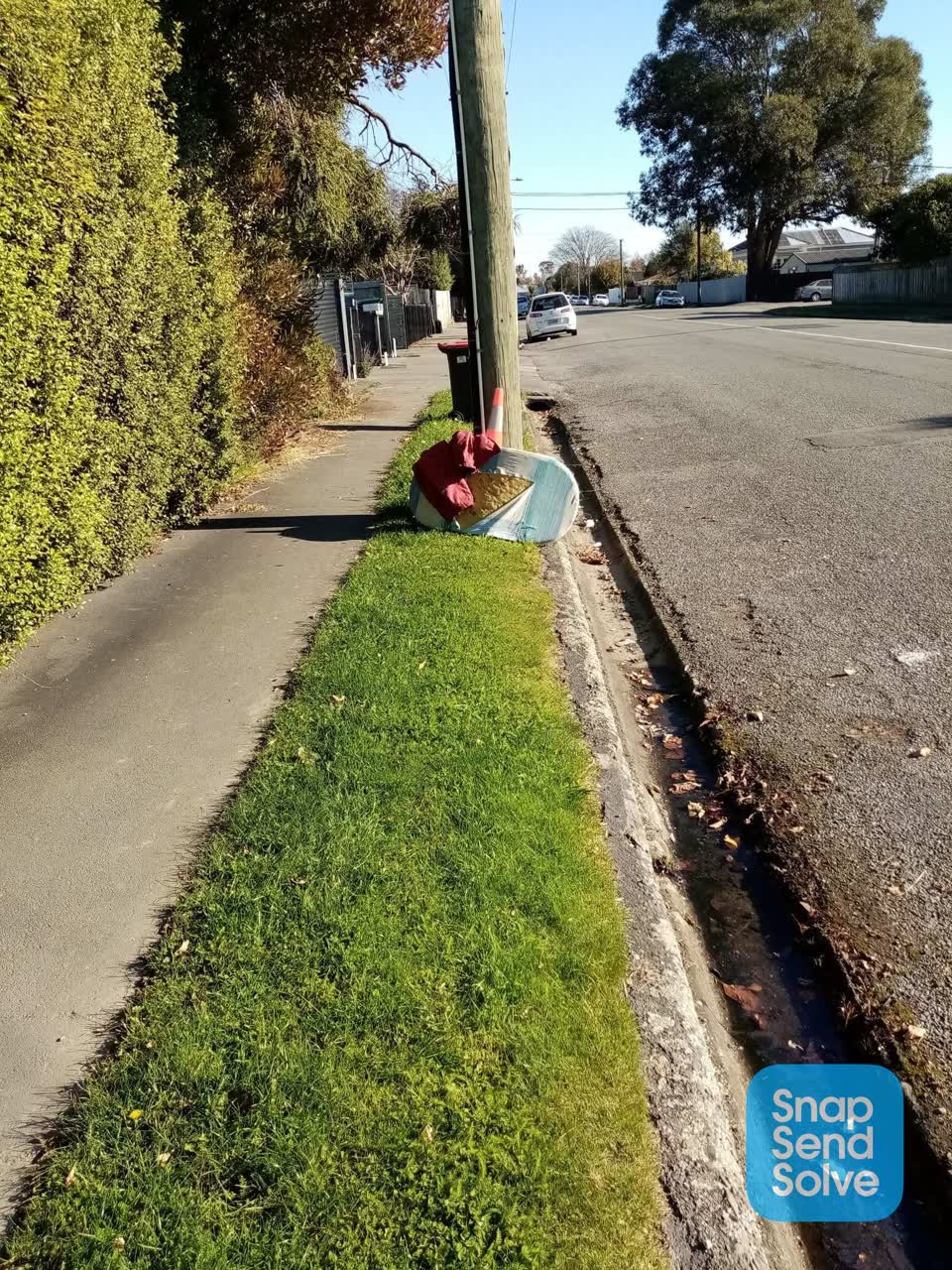 The photograph attached to this rubbish/recycling report