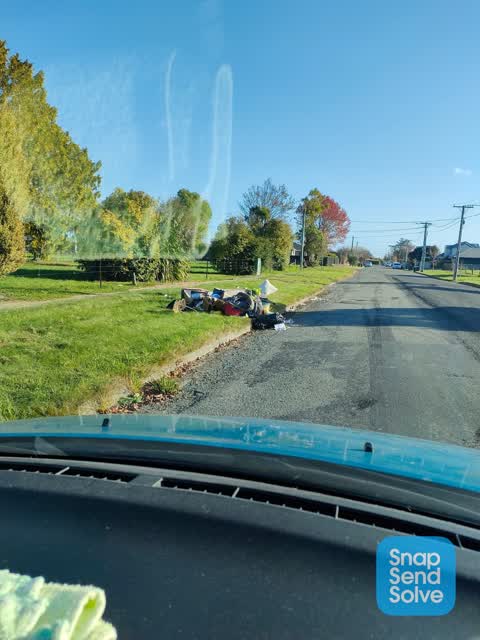 Rubbish/Recycling, a report photo