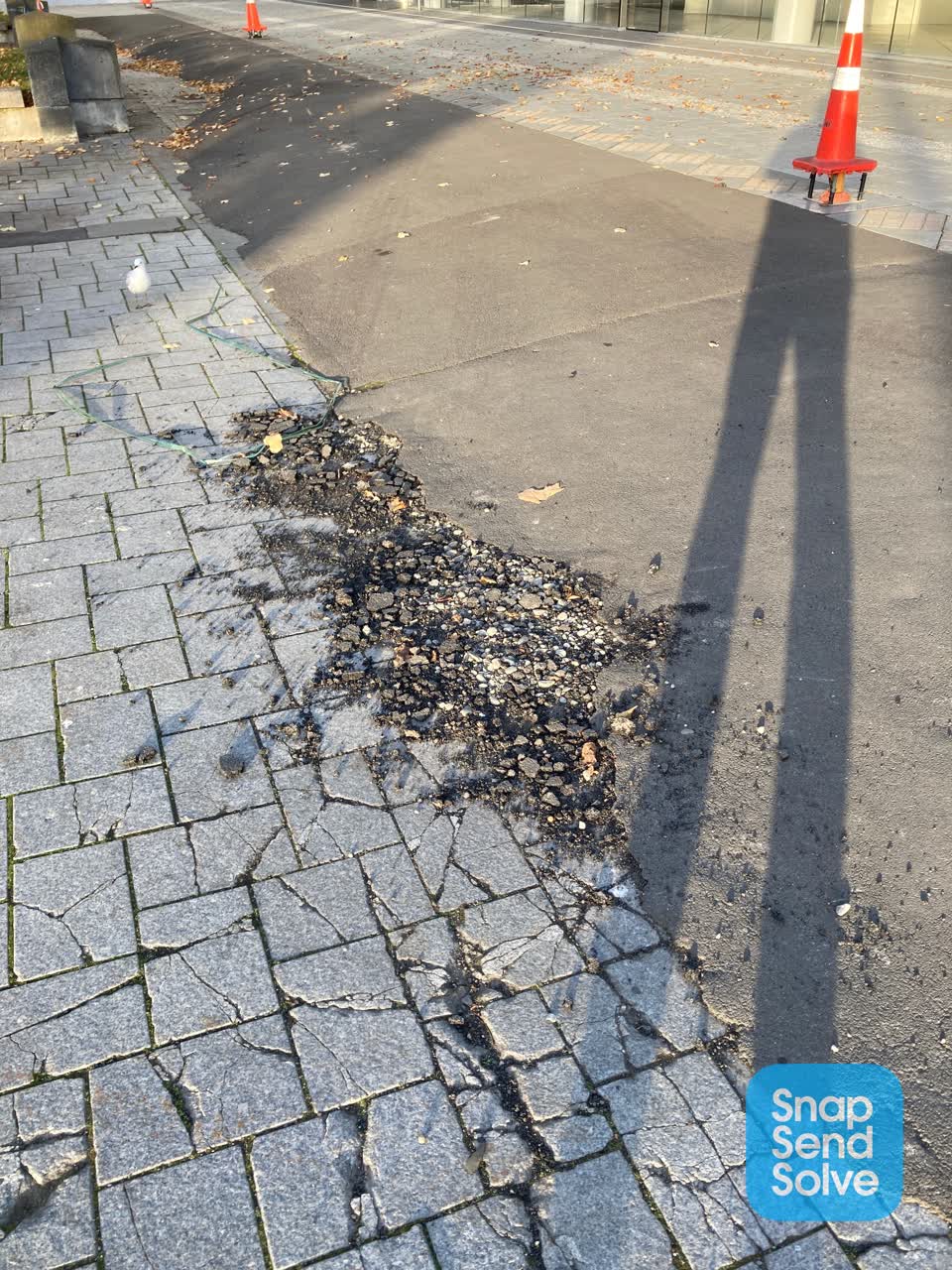 The photograph attached to this roading/streets report