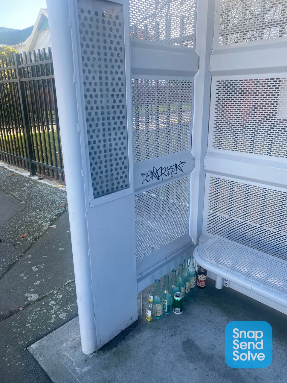 The photograph attached to this rubbish/recycling report