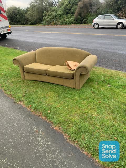 Rubbish/Recycling, a report photo