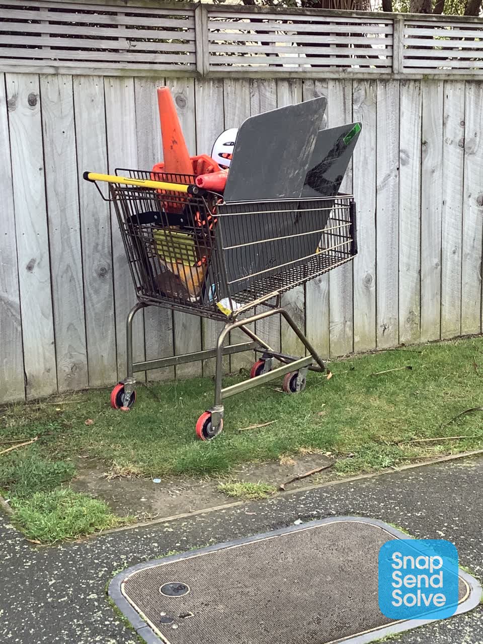 The photograph attached to this rubbish/recycling report