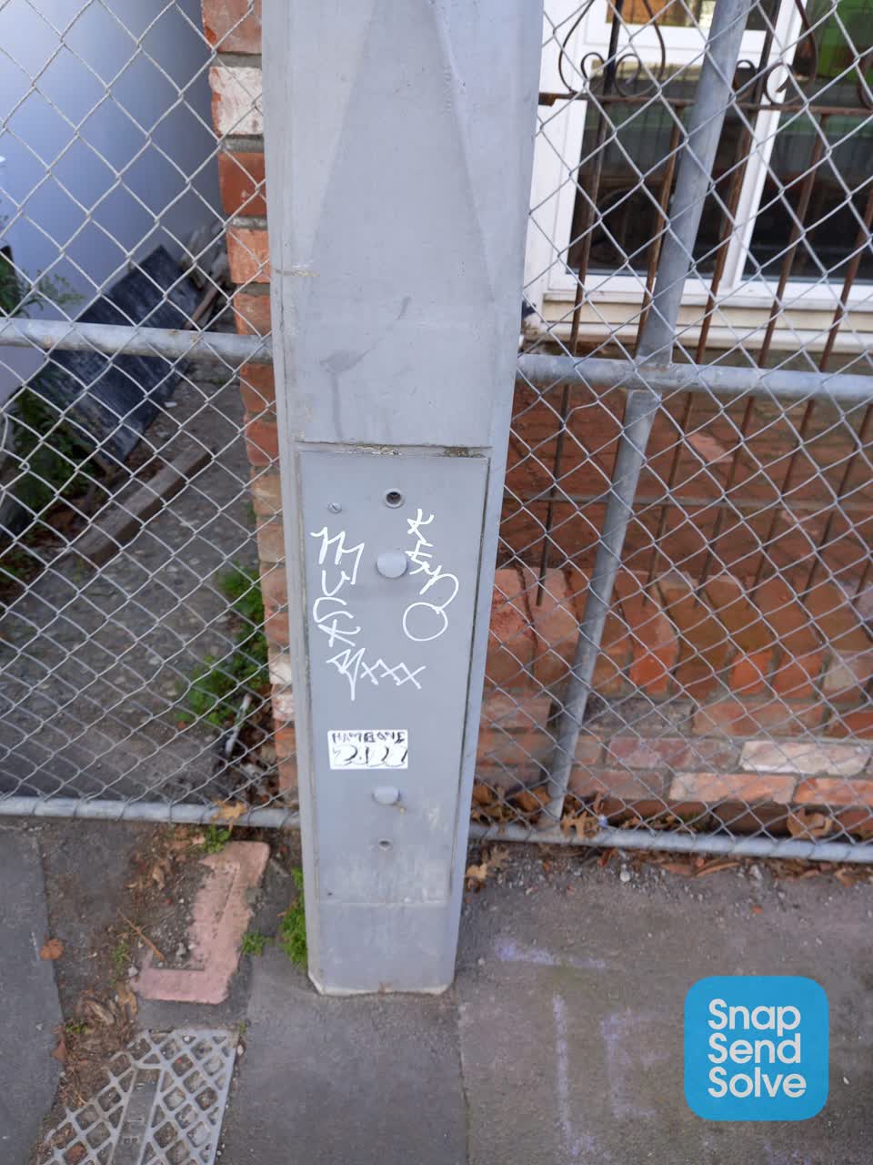 The photograph attached to this graffiti report