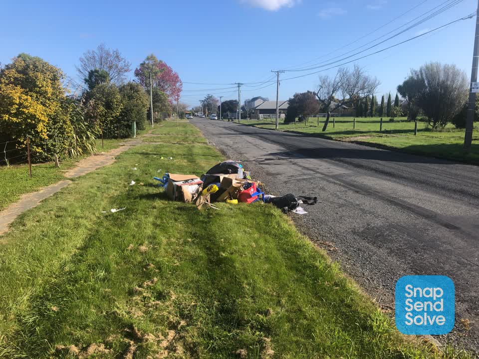 The photograph attached to this rubbish/recycling report