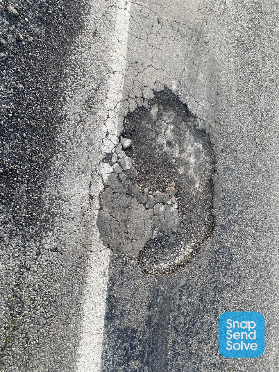 The photograph attached to this roading/streets report
