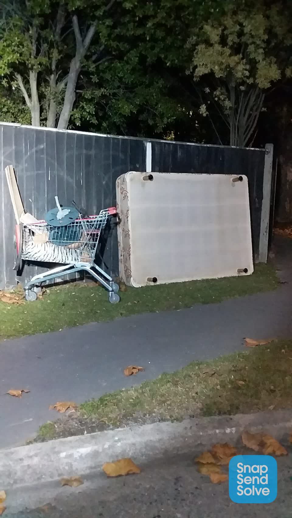 The photograph attached to this rubbish/recycling report