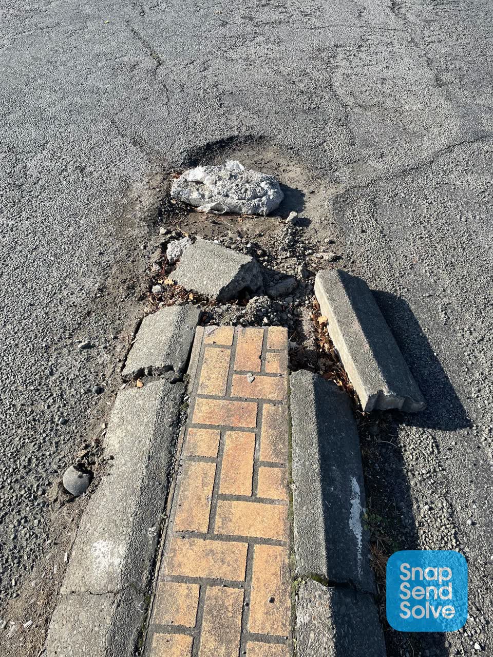 The photograph attached to this roading/streets report