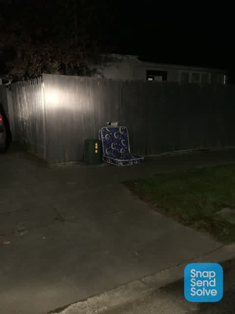 Rubbish/Recycling, a report photo