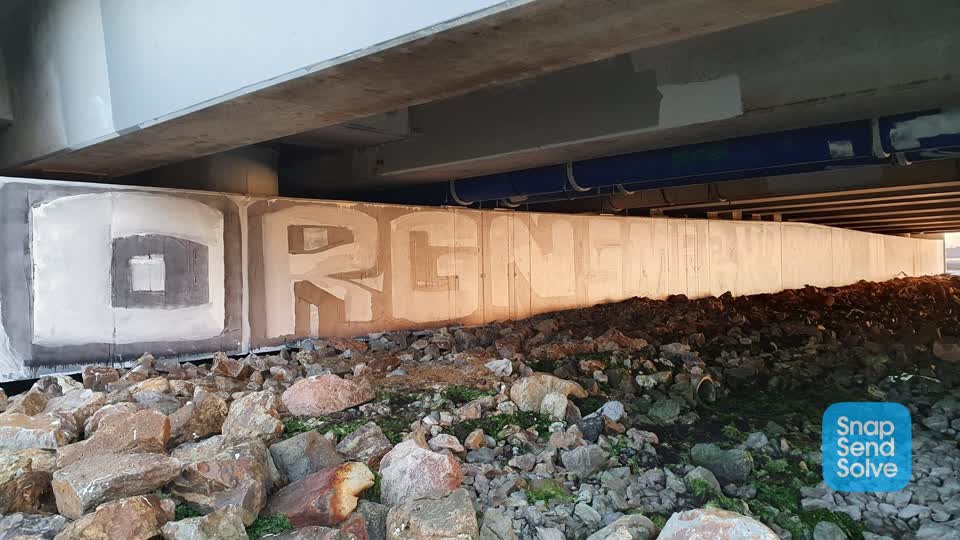 The photograph attached to this graffiti report