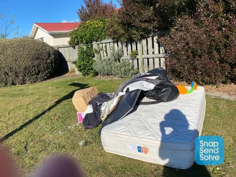 Rubbish/Recycling, a report photo