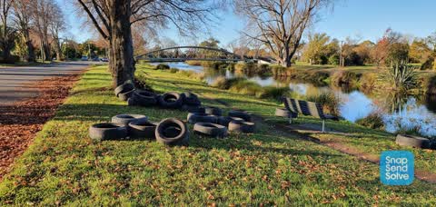Rubbish/Recycling, a report photo
