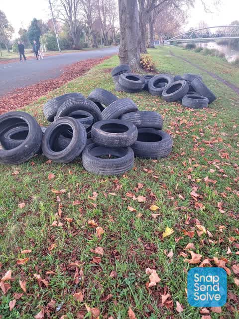 Rubbish/Recycling, a report photo