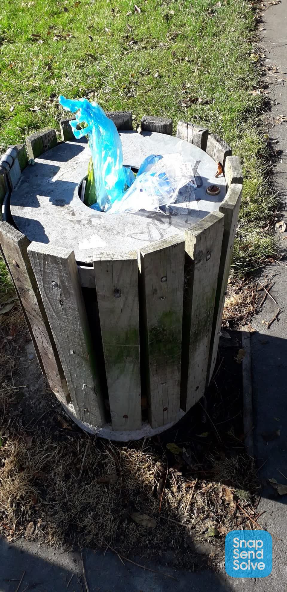 The photograph attached to this rubbish/recycling report