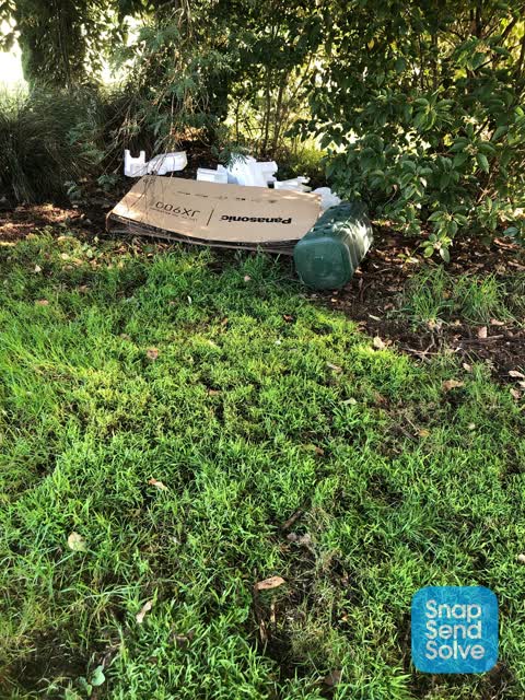 Rubbish/Recycling, a report photo