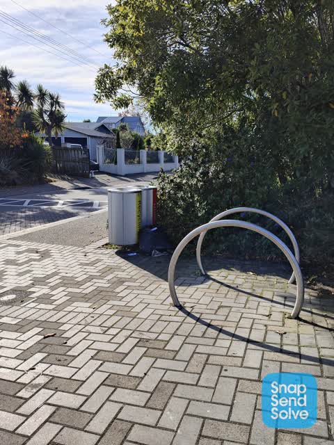 Rubbish/Recycling, a report photo