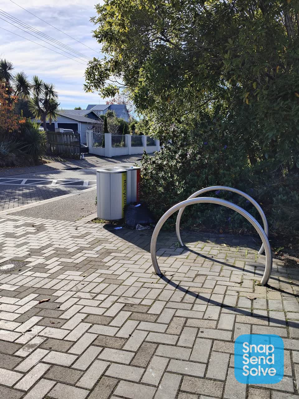 The photograph attached to this rubbish/recycling report