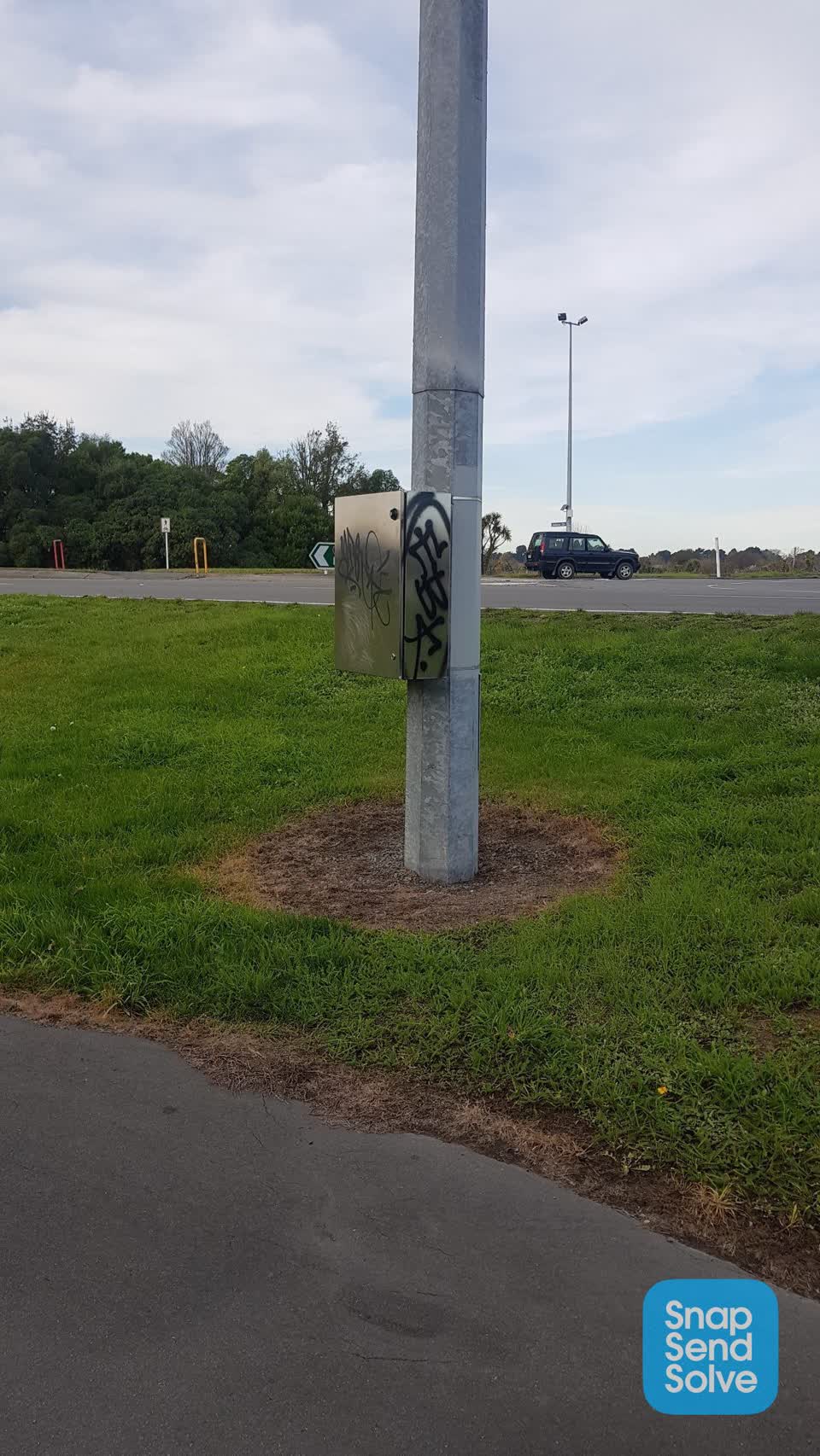 The photograph attached to this graffiti report