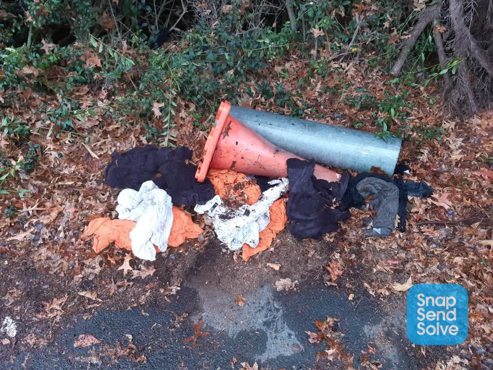 The photograph attached to this rubbish/recycling report