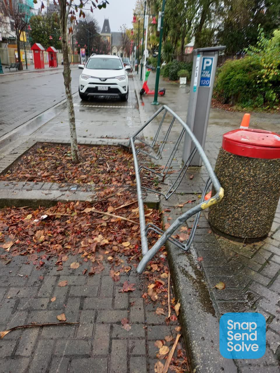 The photograph attached to this roading/streets report