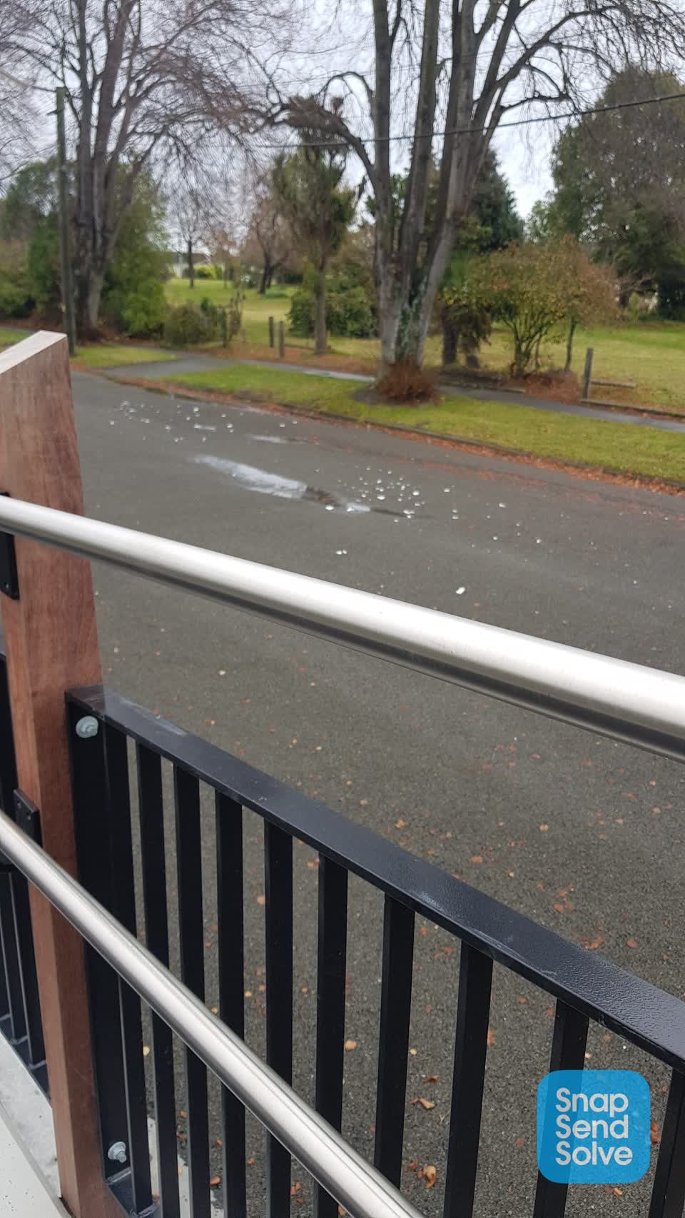 The photograph attached to this rubbish/recycling report