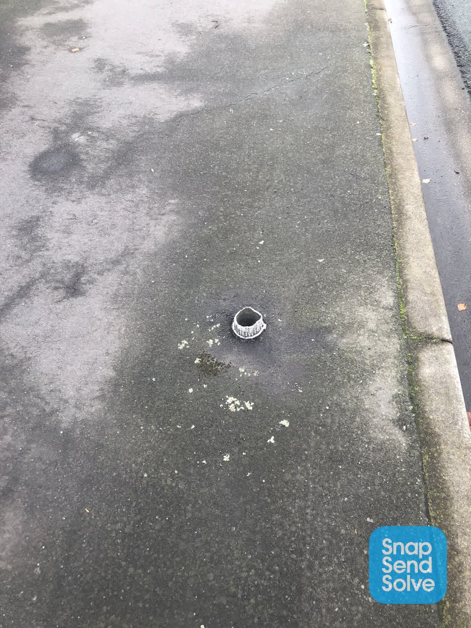 The photograph attached to this roading/streets report