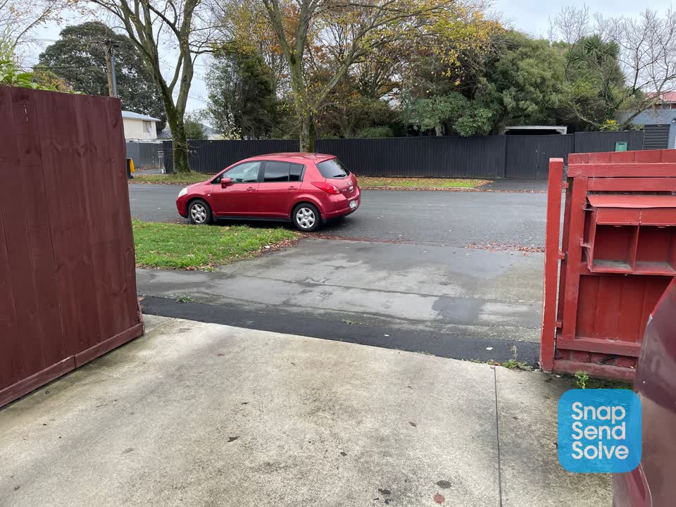 The photograph attached to this roading/streets report