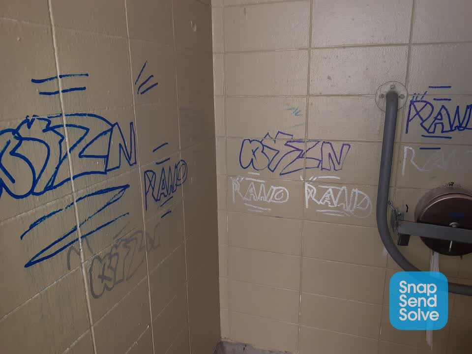 The photograph attached to this graffiti report