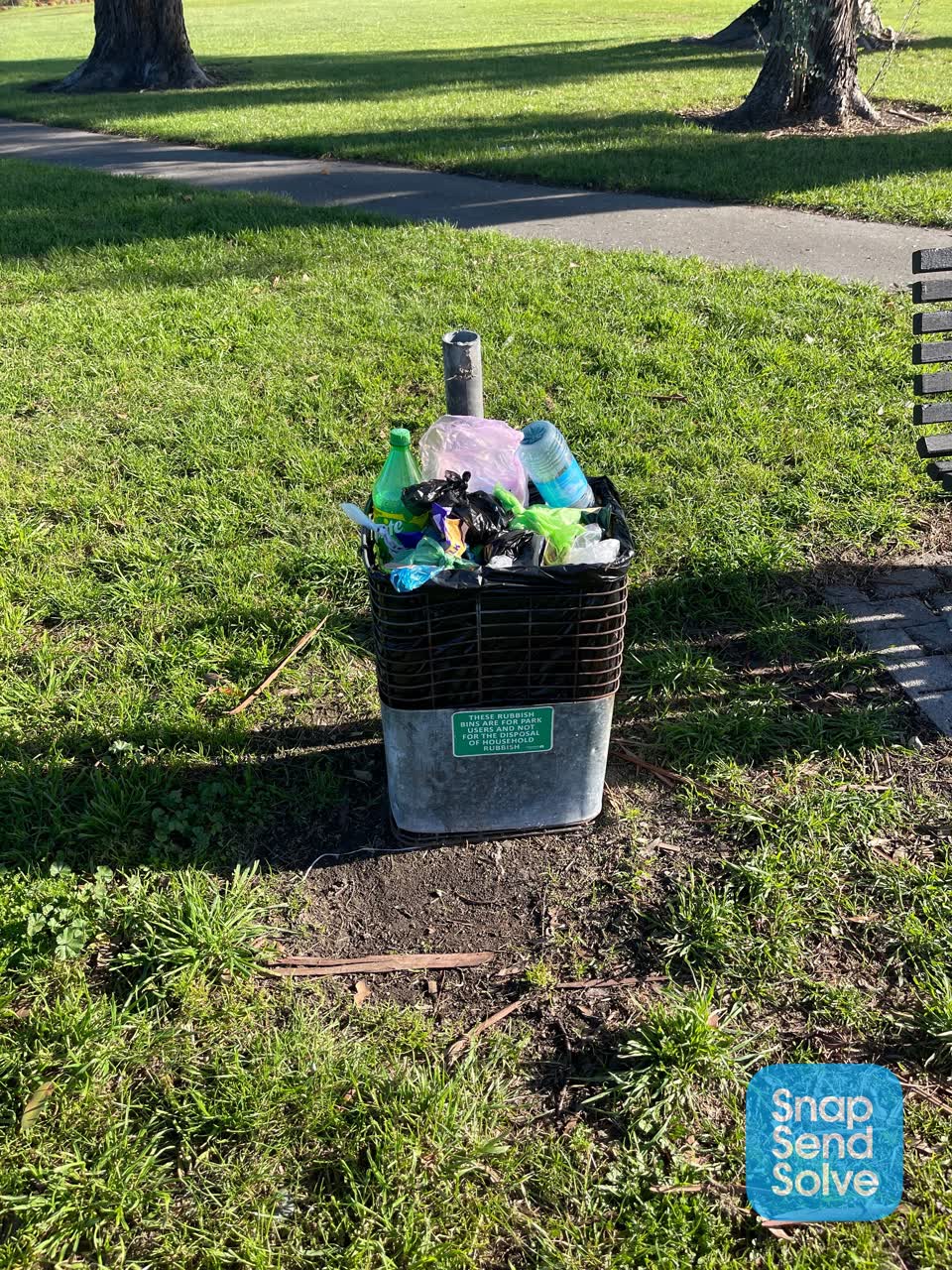 The photograph attached to this rubbish/recycling report