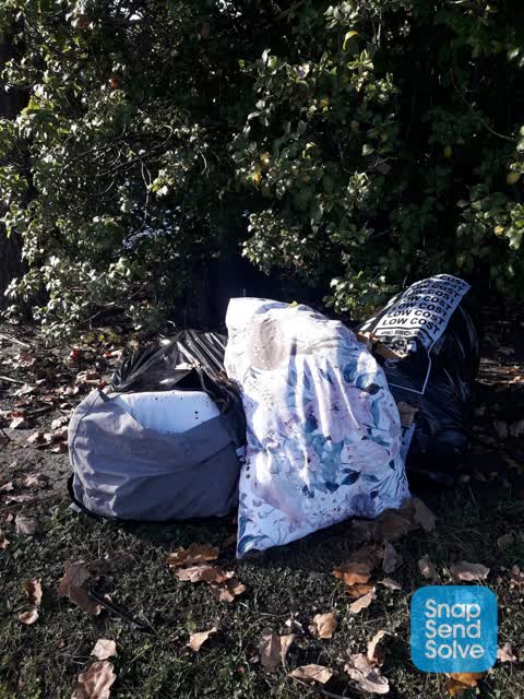 Rubbish/Recycling, a report photo