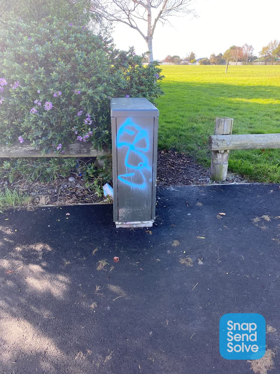 The photograph attached to this graffiti report