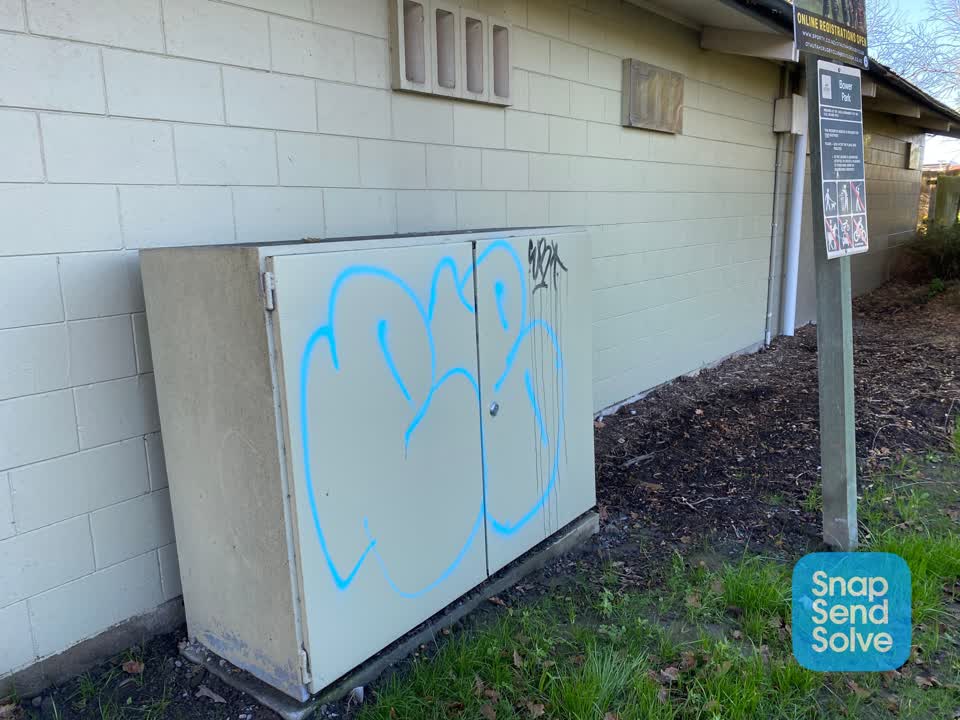 The photograph attached to this graffiti report
