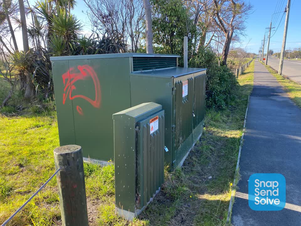 The photograph attached to this graffiti report