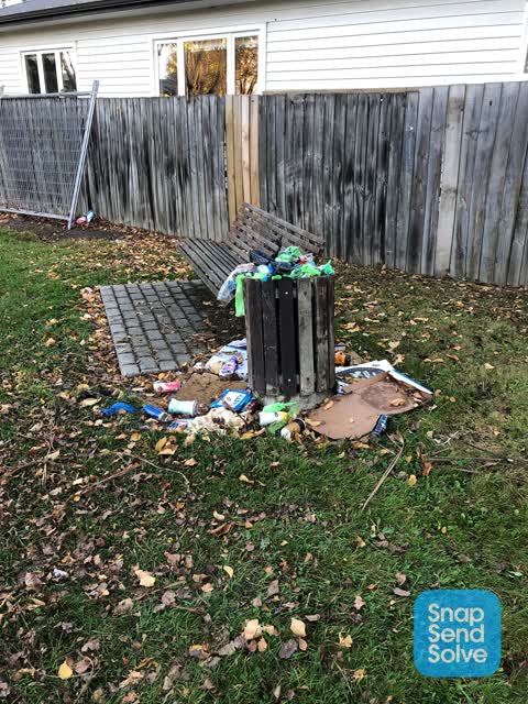 Rubbish/Recycling, a report photo