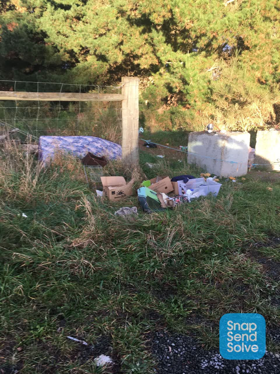The photograph attached to this rubbish/recycling report