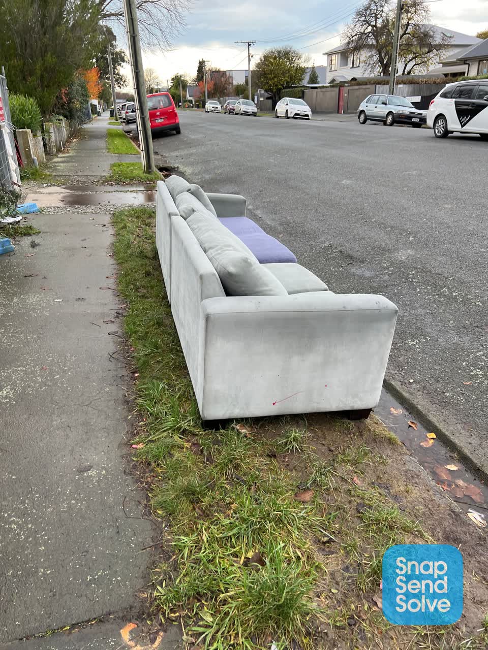 The photograph attached to this rubbish/recycling report