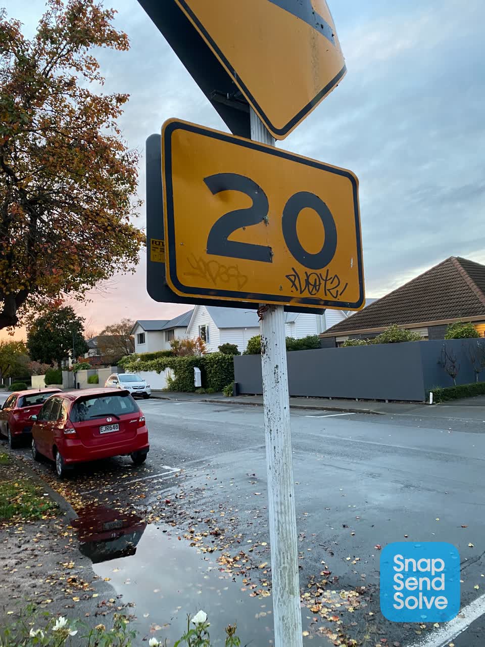 The photograph attached to this graffiti report