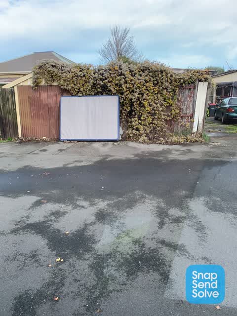Rubbish/Recycling, a report photo