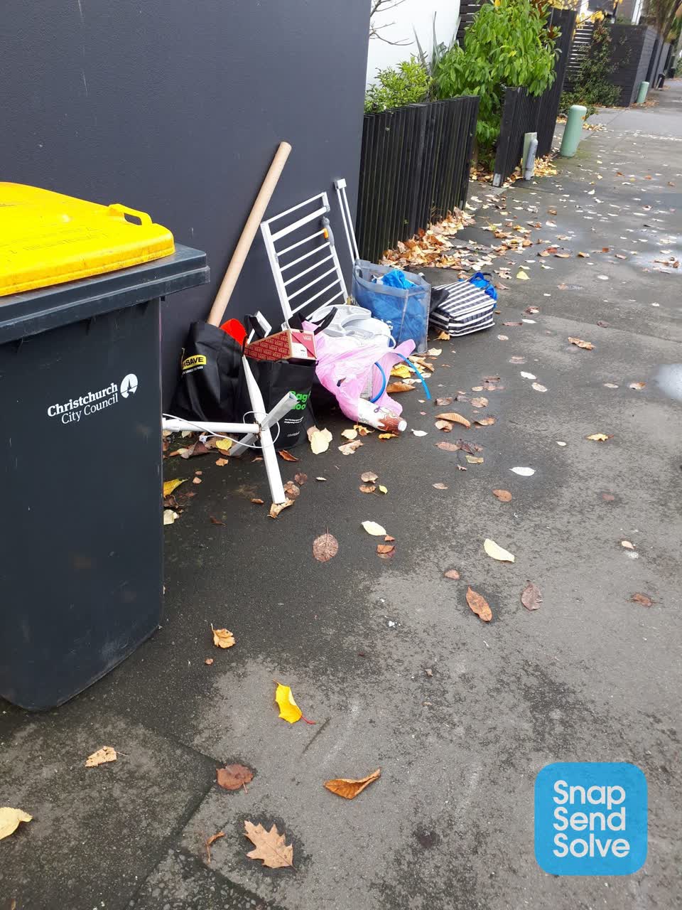 The photograph attached to this rubbish/recycling report