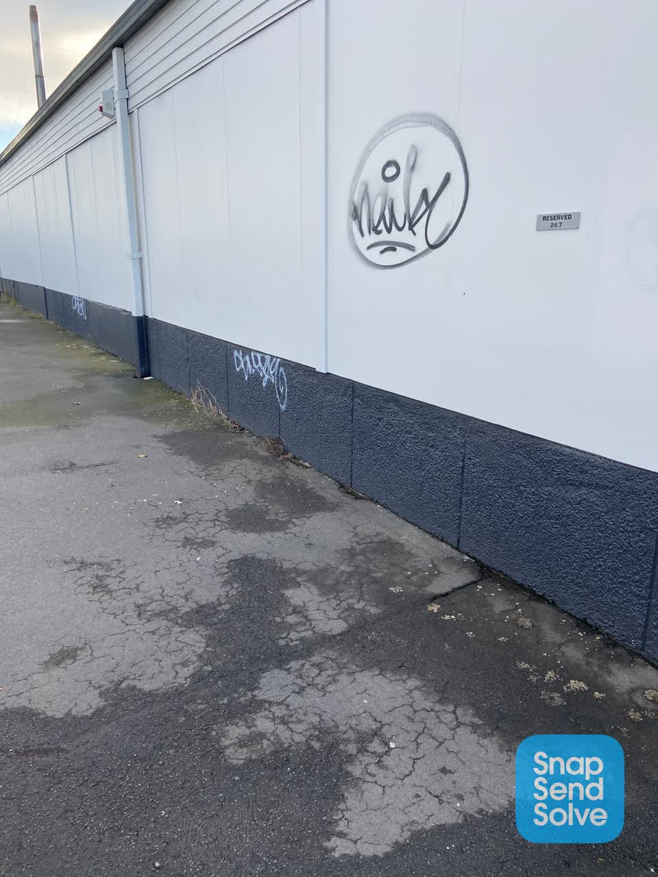 The photograph attached to this graffiti report