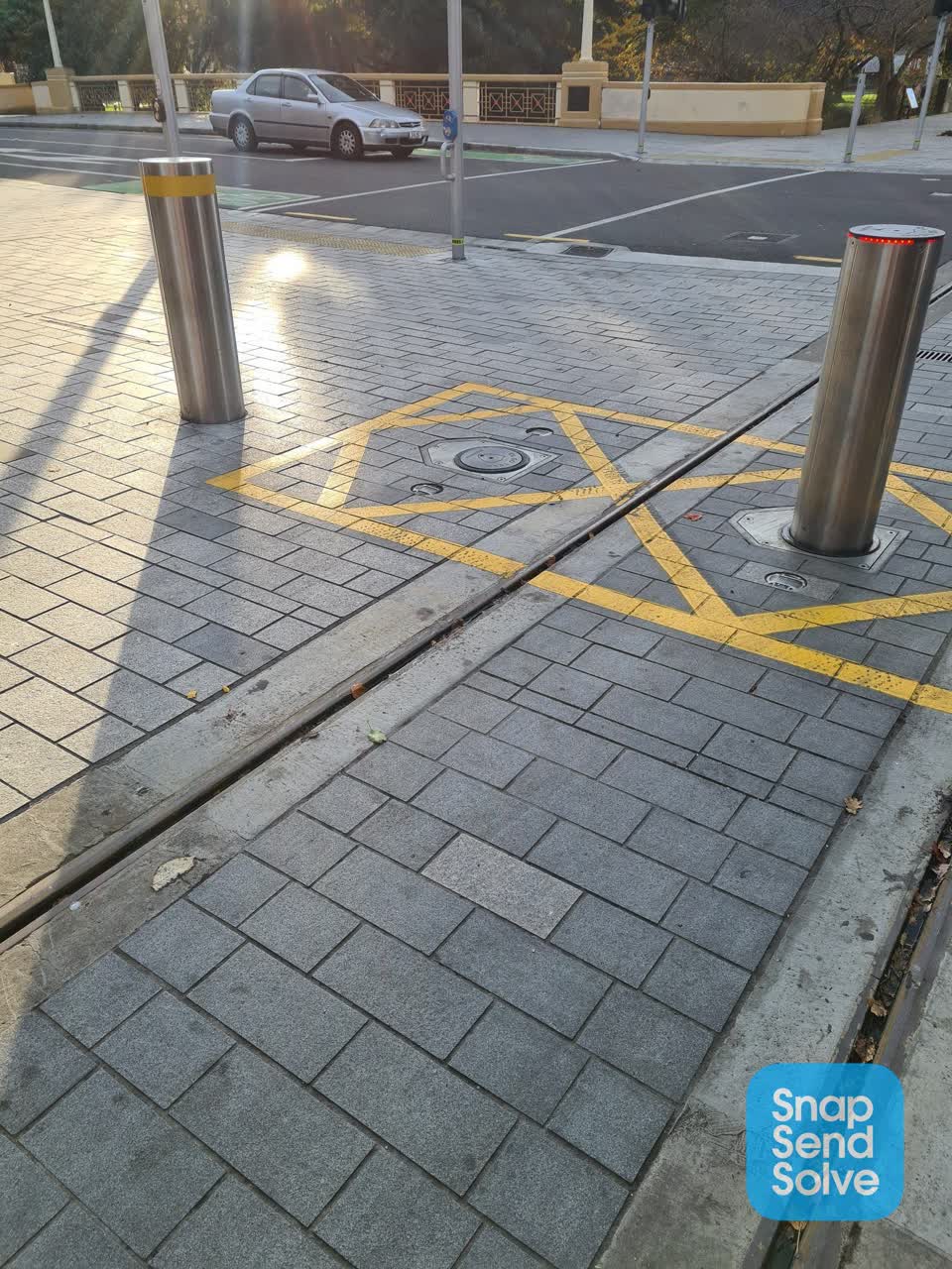 The photograph attached to this roading/streets report