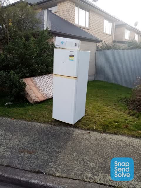 Rubbish/Recycling, a report photo