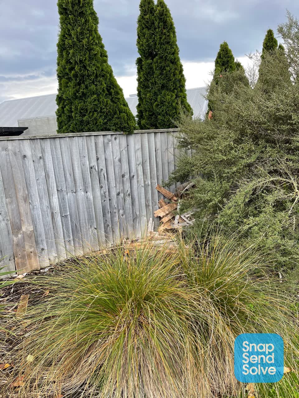 The photograph attached to this rubbish/recycling report