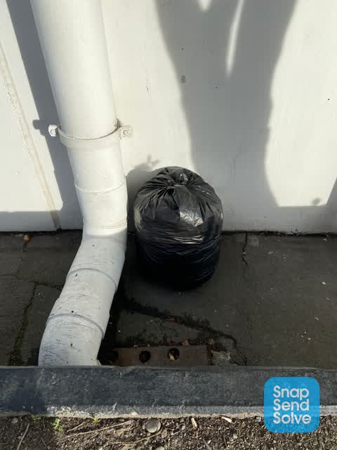 Rubbish/Recycling, a report photo