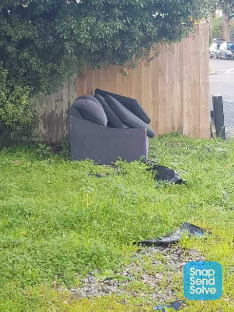 Rubbish/Recycling, a report photo