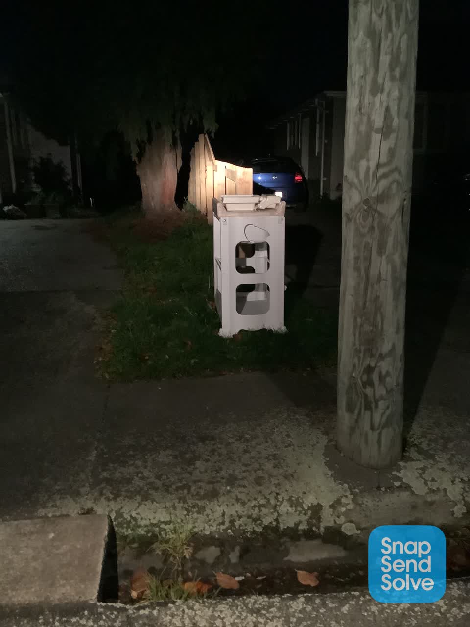 The photograph attached to this rubbish/recycling report