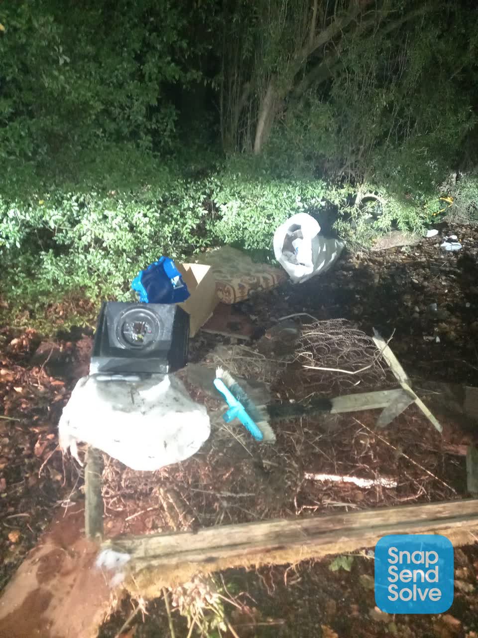 The photograph attached to this rubbish/recycling report