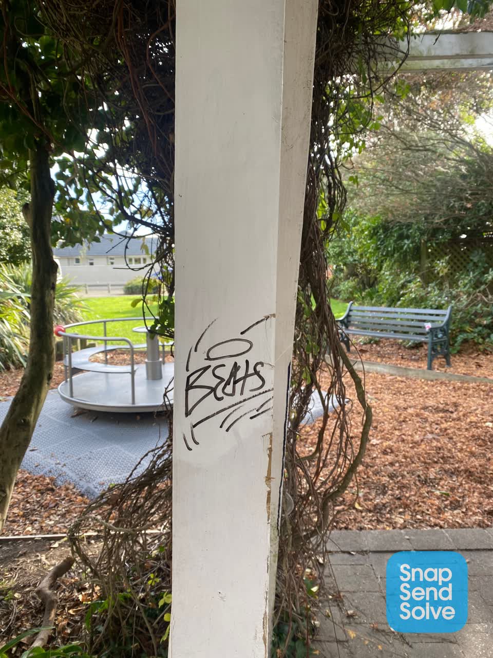 The photograph attached to this graffiti report