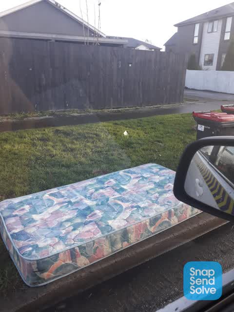Rubbish/Recycling, a report photo