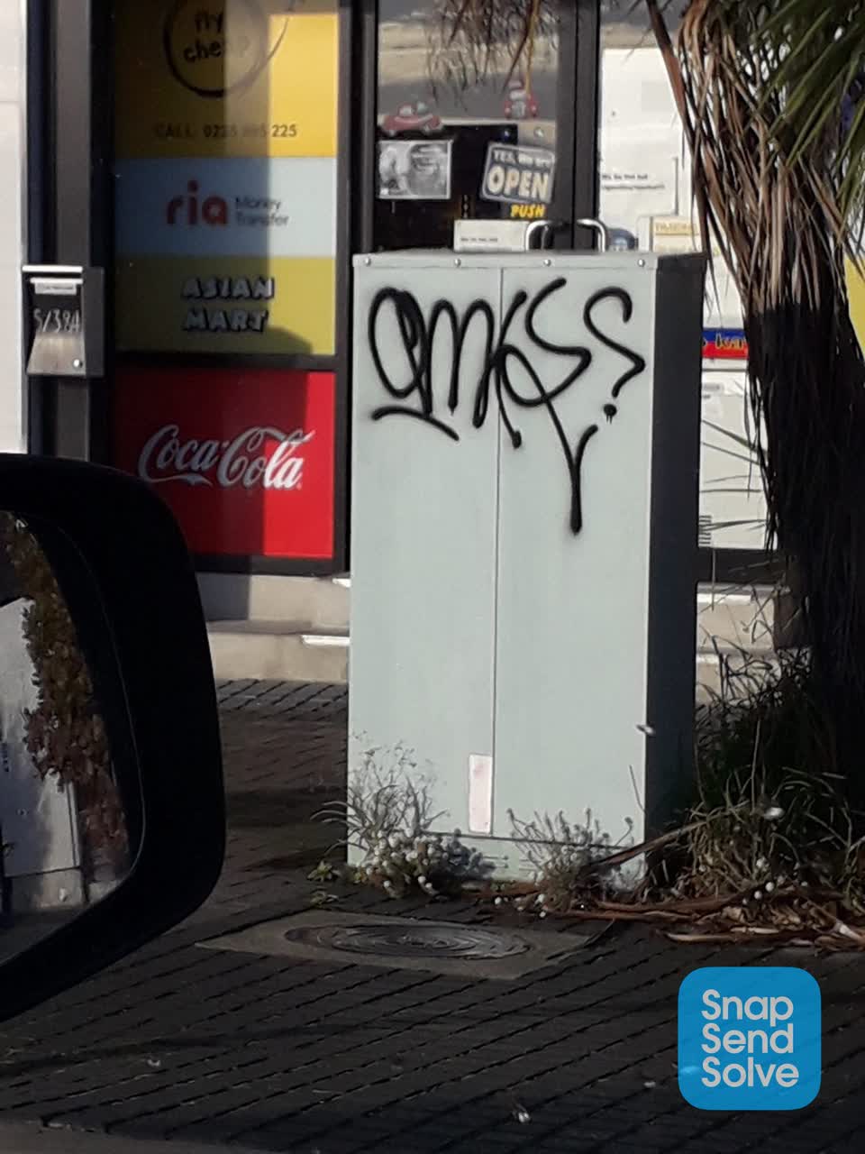 The photograph attached to this graffiti report